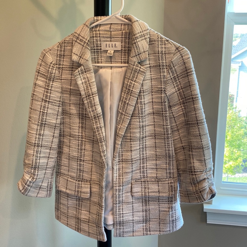 Elle black and white blazer size XS